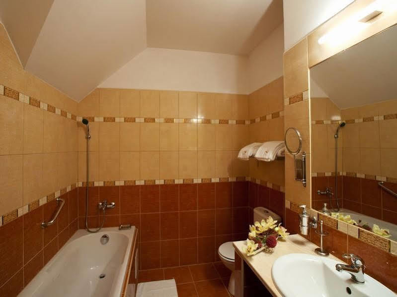 Hotel Savoy Ceske Budejovice Exterior foto